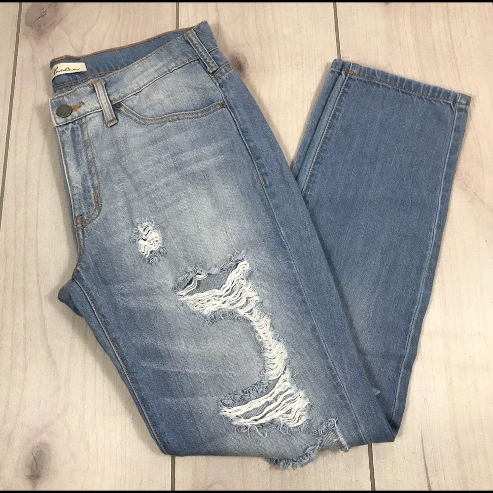 KanCan Ripped Capris